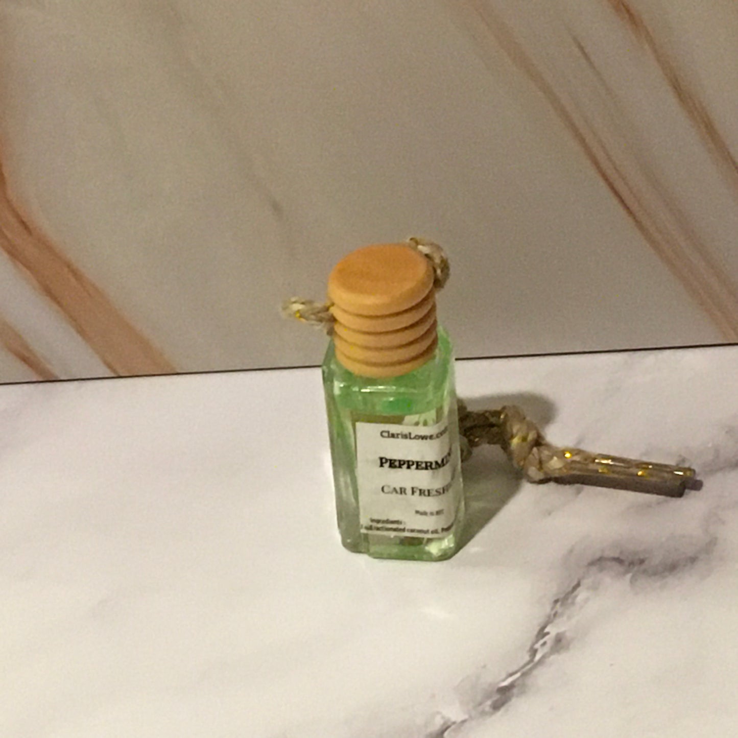 Car Aromatherapy Pendant - Essential oils